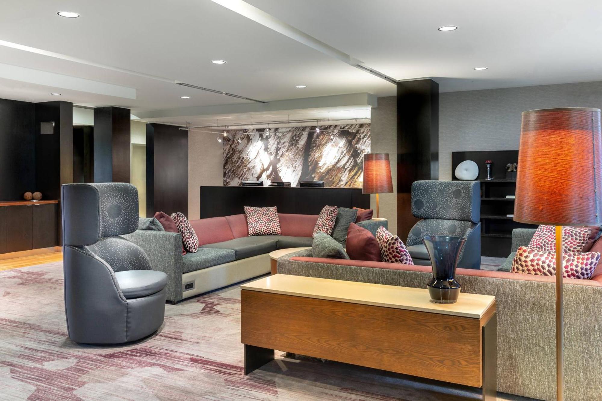 Hotel Courtyard By Marriott Denton Extérieur photo